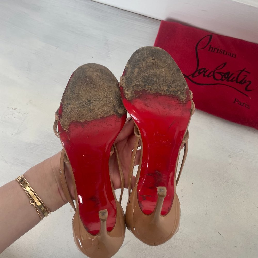 Christian Louboutin Gwynitta Sandals Nude Patent Leather Strappy Heels Size 39 - Picture 13 of 14